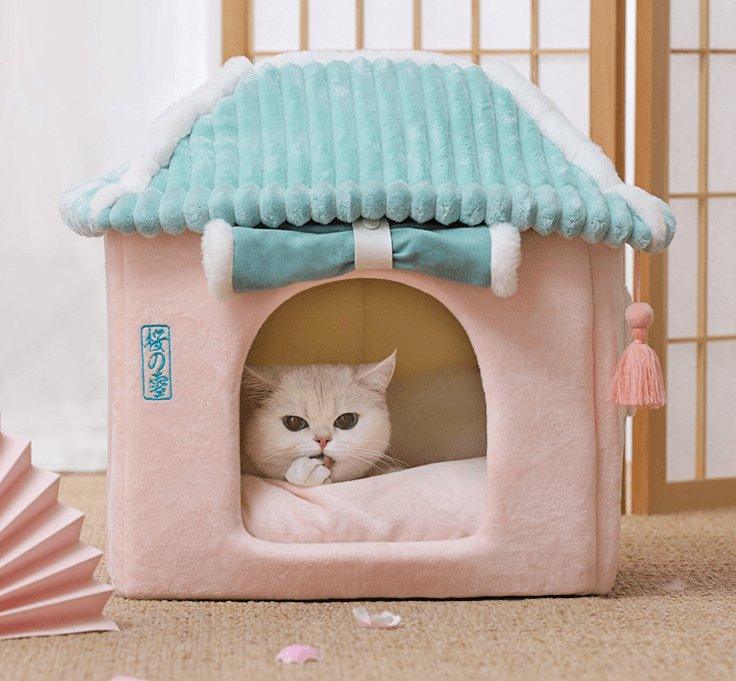 Cozy Retreat Cat House - The Ultimate Enclosed Cat Villa