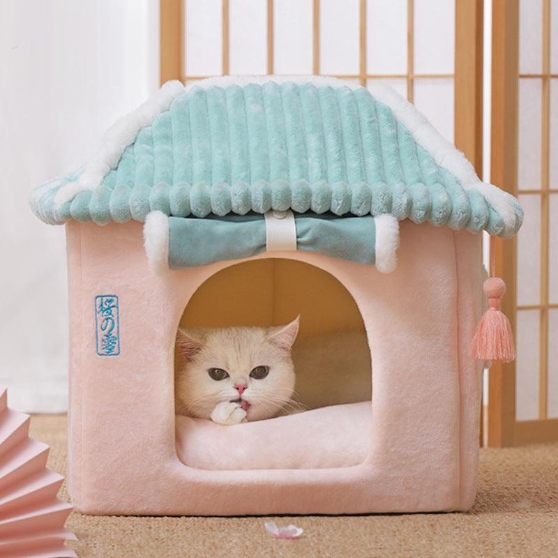 Cozy Retreat Cat House - The Ultimate Enclosed Cat Villa